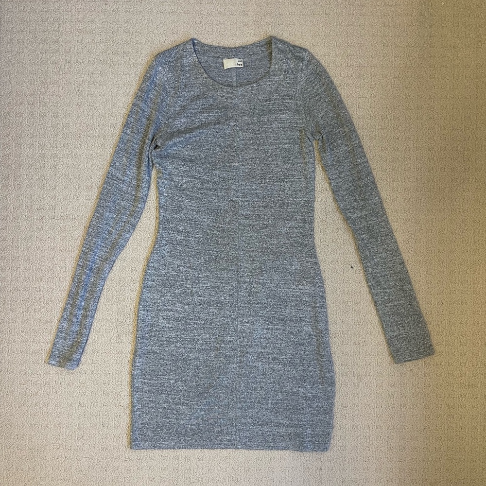 Aritzia Wilfred Free Soft Long Sleeve Knit Dress
